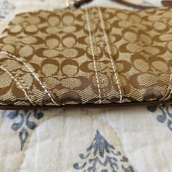 Wristlet - Picture 6 of 12